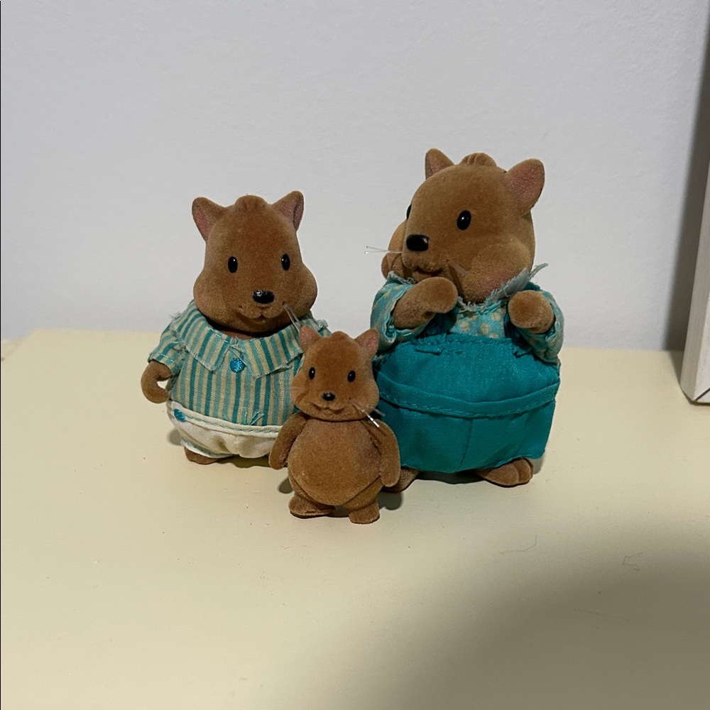 sylvanian family set of 3